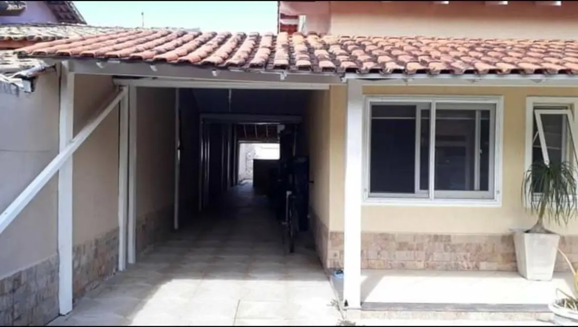 Foto 2 de Casa com 4 quartos à venda, 360m2 em Ponta Grossa, Marica - RJ