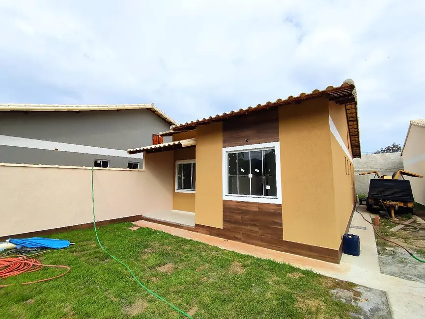 Foto 2 de Casa com 2 quartos à venda, 240m2 em Itapeba, Marica - RJ