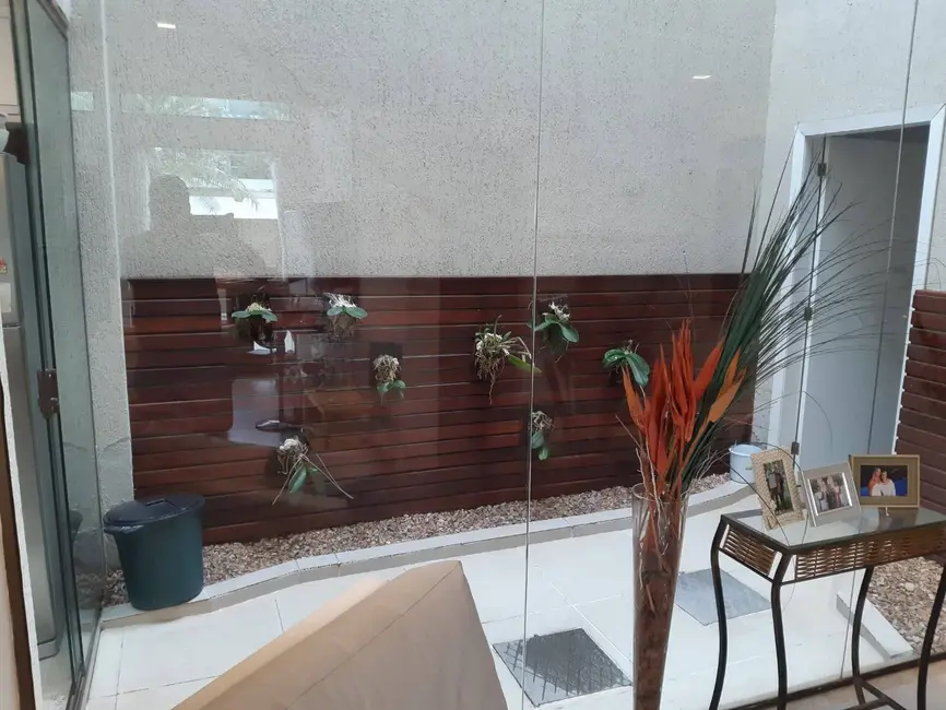 Casa com 3 quartos à venda, 360m2 em São José do Imbassaí, Marica - RJ - imagem 8 Foto 8 de Casa com 3 quartos à venda, 360m2 em São José do Imbassaí, Marica - RJ