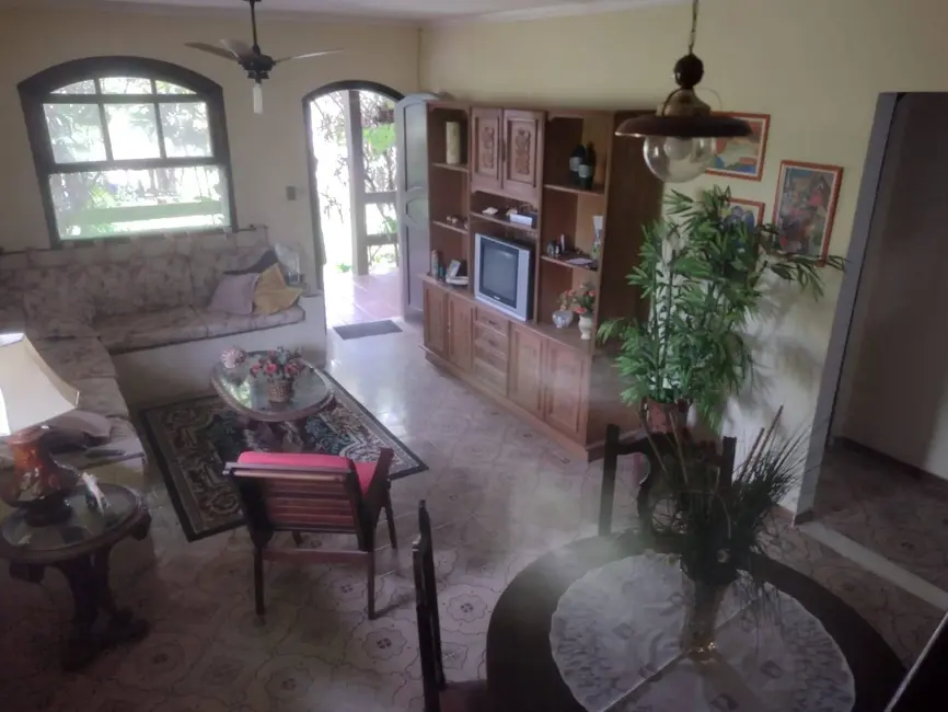 Casa com 4 quartos à venda, 480m2 em Jardim Atlântico Leste (Itaipuaçu), Marica - RJ - imagem 3 Foto 3 de Casa com 4 quartos à venda, 480m2 em Jardim Atlântico Leste (Itaipuaçu), Marica - RJ