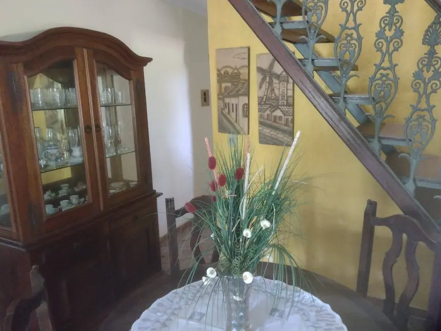 Casa com 4 quartos à venda, 480m2 em Jardim Atlântico Leste (Itaipuaçu), Marica - RJ - imagem 4 Foto 4 de Casa com 4 quartos à venda, 480m2 em Jardim Atlântico Leste (Itaipuaçu), Marica - RJ