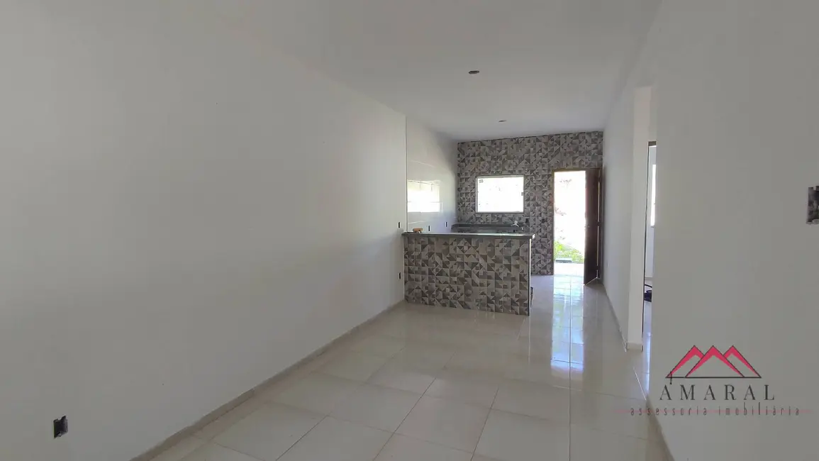 Foto 3 de Casa com 2 quartos à venda, 220m2 em Caxito, Marica - RJ