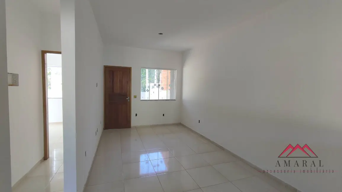 Foto 2 de Casa com 2 quartos à venda, 220m2 em Caxito, Marica - RJ