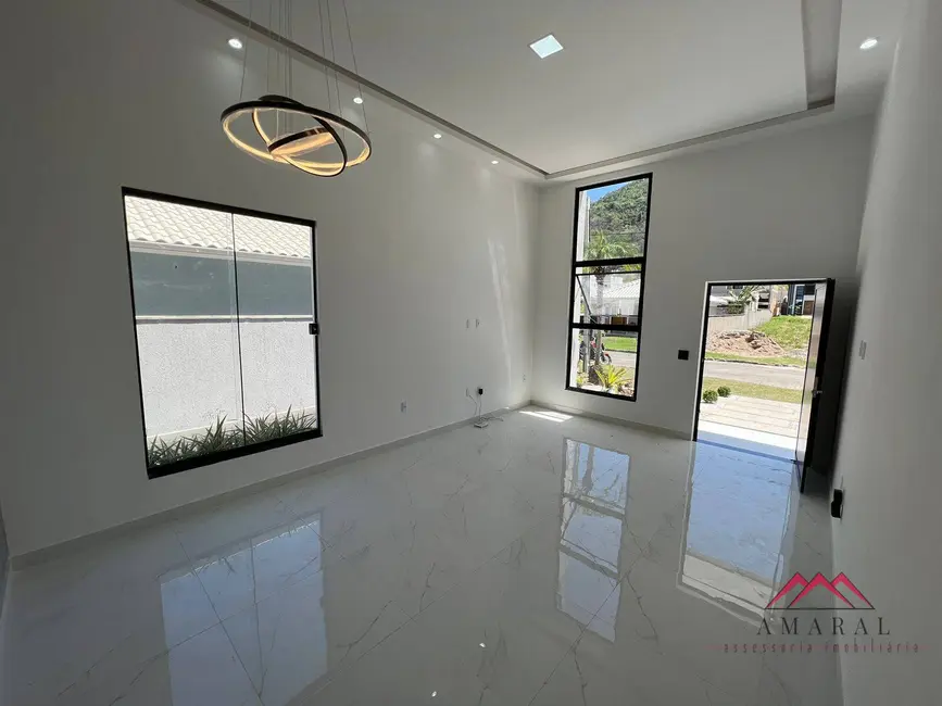 Foto 8 de Casa com 3 quartos à venda, 360m2 em Inoã (Inoã), Marica - RJ