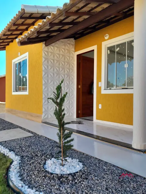 Foto 2 de Casa com 2 quartos à venda, 360m2 em Jacaroá, Marica - RJ