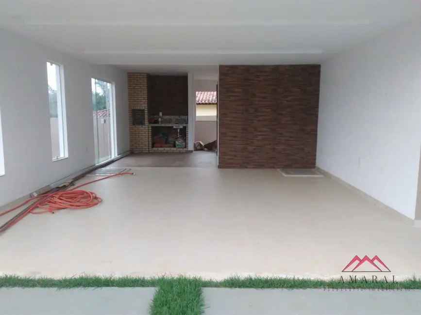Foto 4 de Casa com 3 quartos à venda, 440m2 em Caxito, Marica - RJ