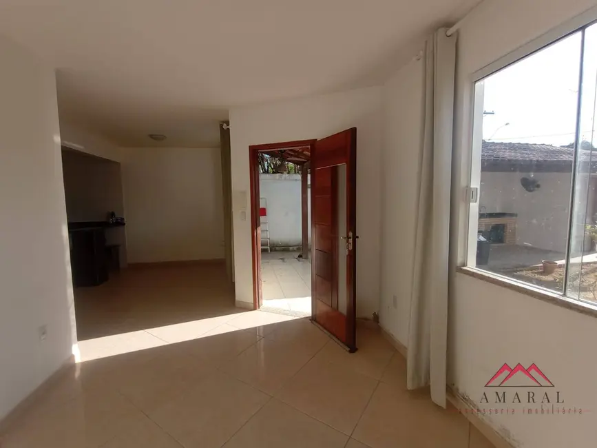 Foto 3 de Casa com 2 quartos à venda, 480m2 em Jardim Atlântico Central (Itaipuaçu), Marica - RJ