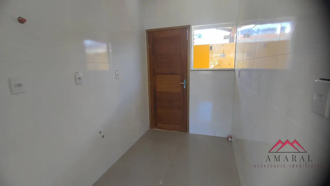 Foto 7 de Casa com 2 quartos para alugar, 70m2 em Jardim Atlântico Oeste (Itaipuaçu), Marica - RJ