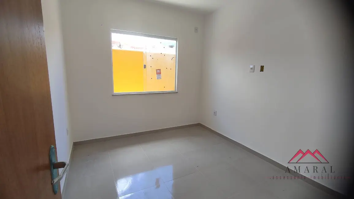 Foto 4 de Casa com 2 quartos para alugar, 70m2 em Jardim Atlântico Oeste (Itaipuaçu), Marica - RJ