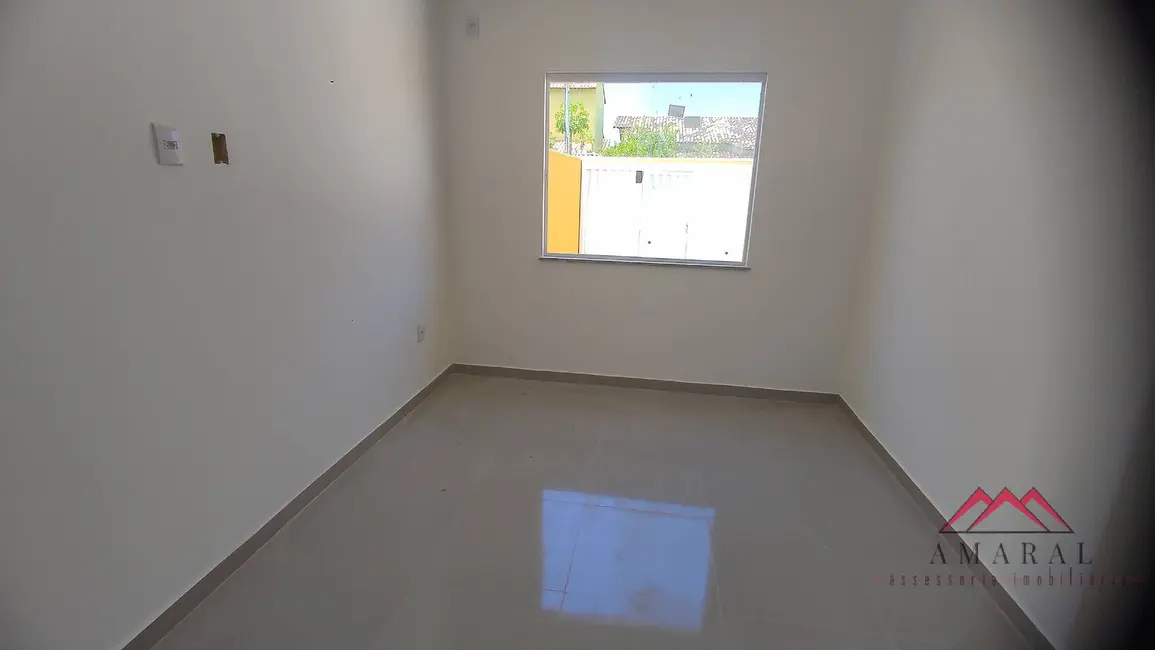 Foto 6 de Casa com 2 quartos para alugar, 70m2 em Jardim Atlântico Oeste (Itaipuaçu), Marica - RJ