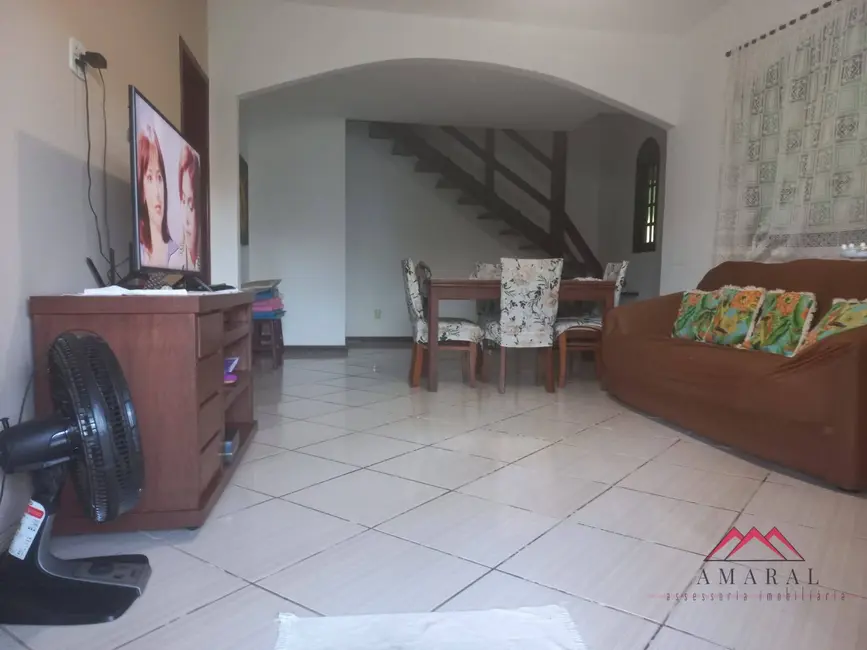 Foto 8 de Casa com 6 quartos à venda, 360m2 em Centro, Marica - RJ