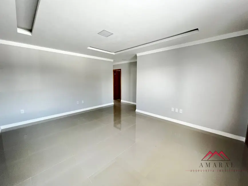 Foto 5 de Casa com 2 quartos à venda, 360m2 em Inoã (Inoã), Marica - RJ