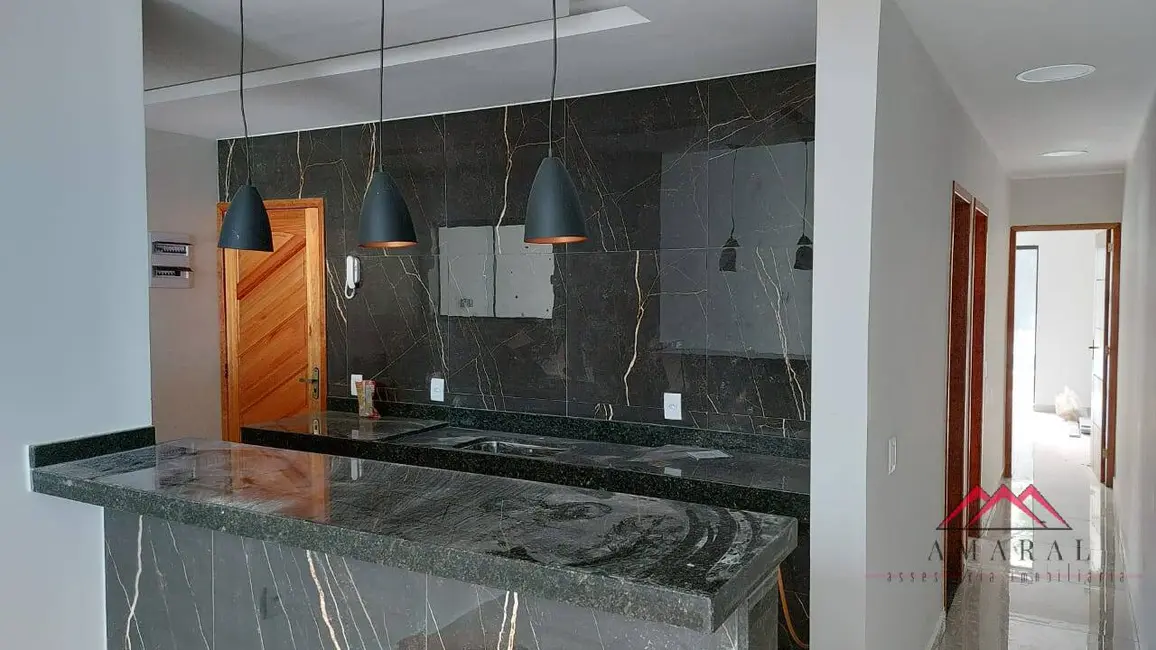 Foto 4 de Casa com 2 quartos à venda, 240m2 em Jardim Atlântico Central (Itaipuaçu), Marica - RJ