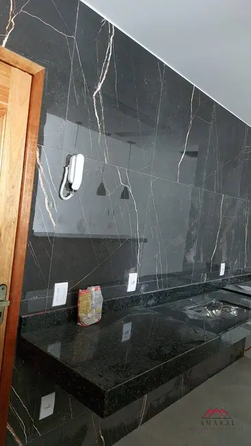 Foto 5 de Casa com 2 quartos à venda, 240m2 em Jardim Atlântico Central (Itaipuaçu), Marica - RJ