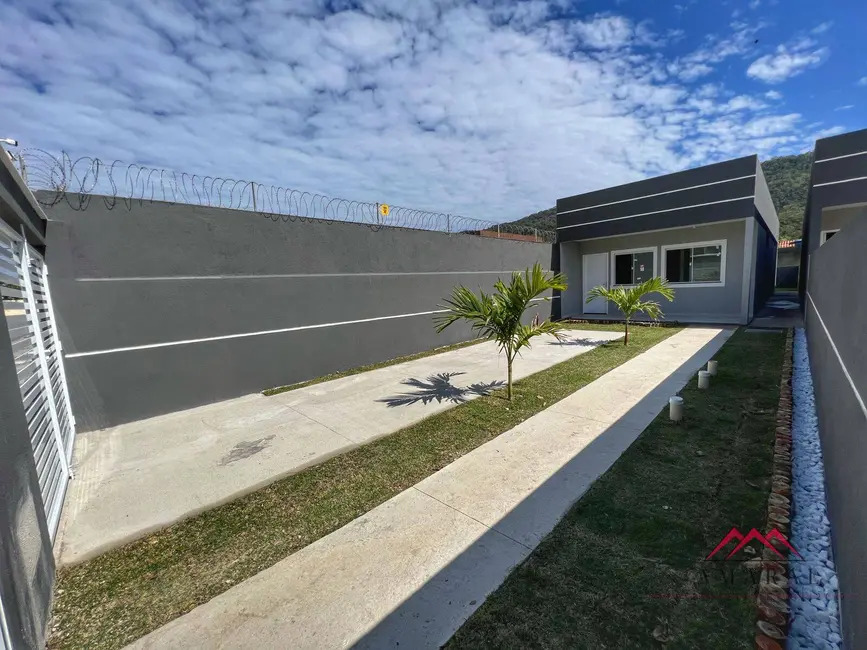 Foto 1 de Casa com 2 quartos à venda, 240m2 em Barroco (Itaipuaçu), Marica - RJ