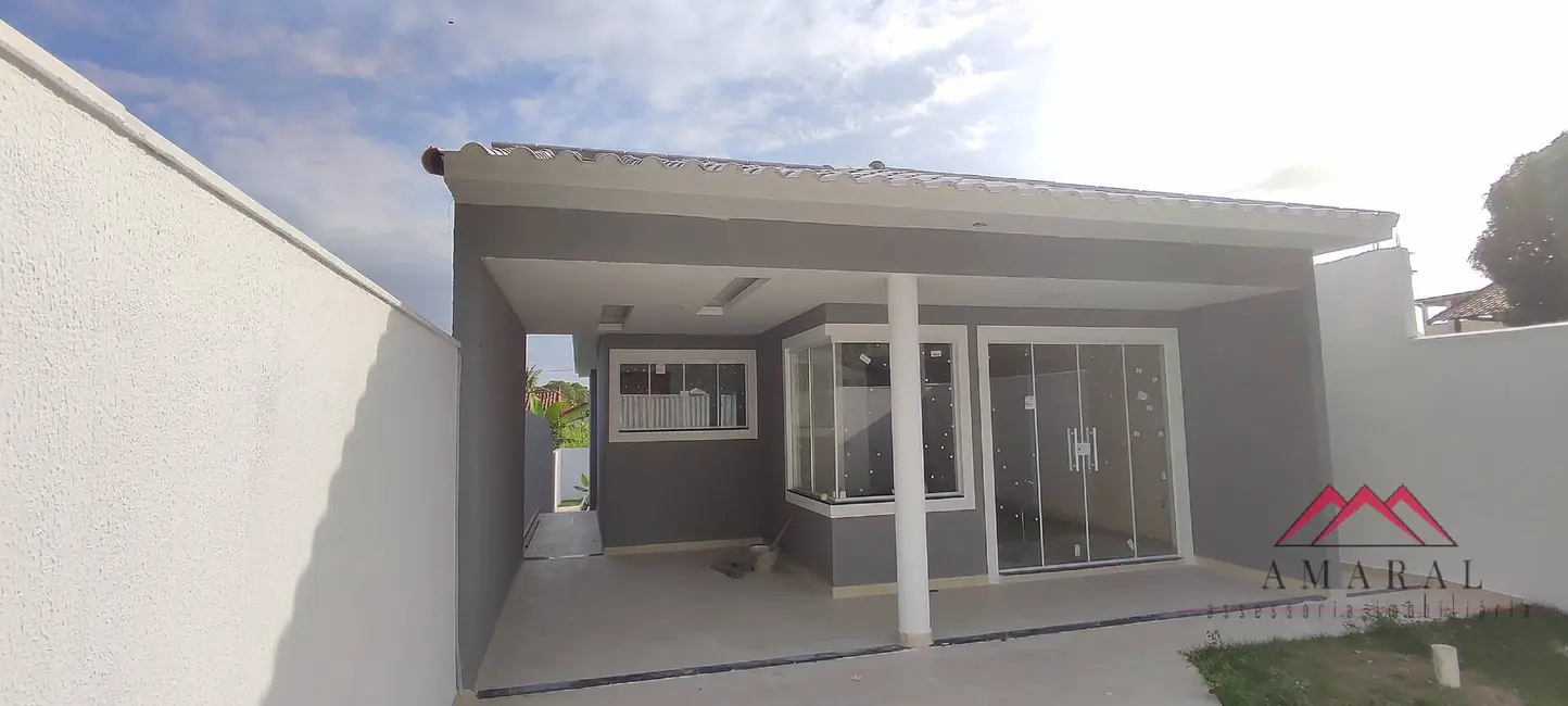 Foto 2 de Casa à venda, 225m2 em São José do Imbassaí, Marica - RJ