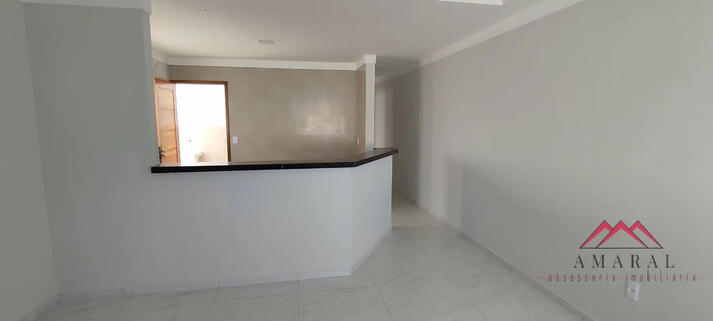 Foto 3 de Casa com 2 quartos à venda, 220m2 em Jardim Atlântico Leste (Itaipuaçu), Marica - RJ