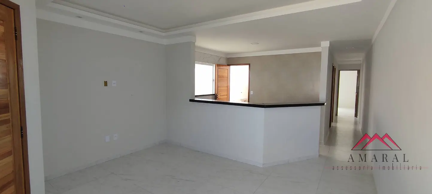 Foto 4 de Casa com 2 quartos à venda, 220m2 em Jardim Atlântico Leste (Itaipuaçu), Marica - RJ