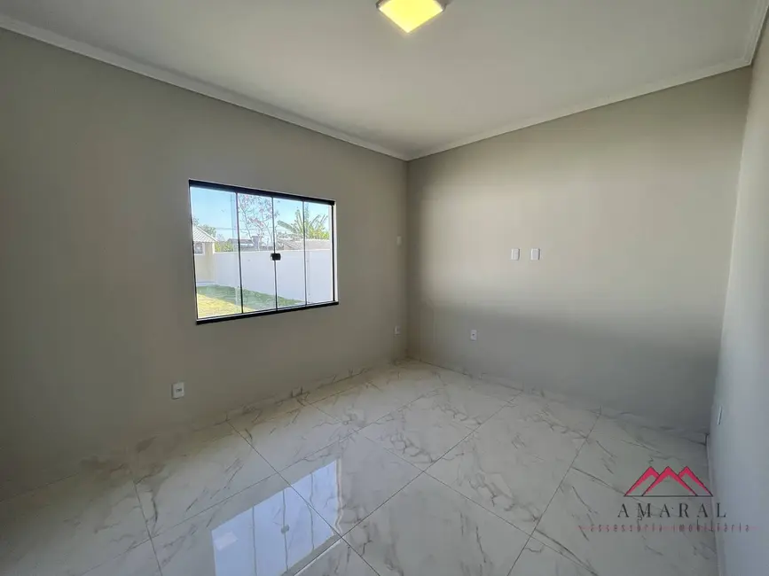 Foto 8 de Casa com 3 quartos à venda, 480m2 em Jardim Atlântico Leste (Itaipuaçu), Marica - RJ