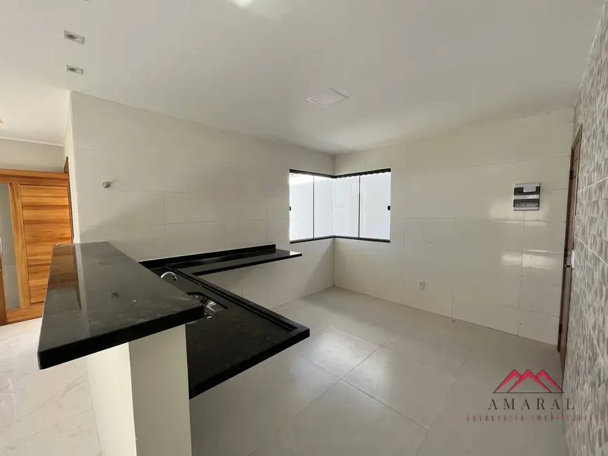 Foto 6 de Casa com 3 quartos à venda, 480m2 em Jardim Atlântico Leste (Itaipuaçu), Marica - RJ