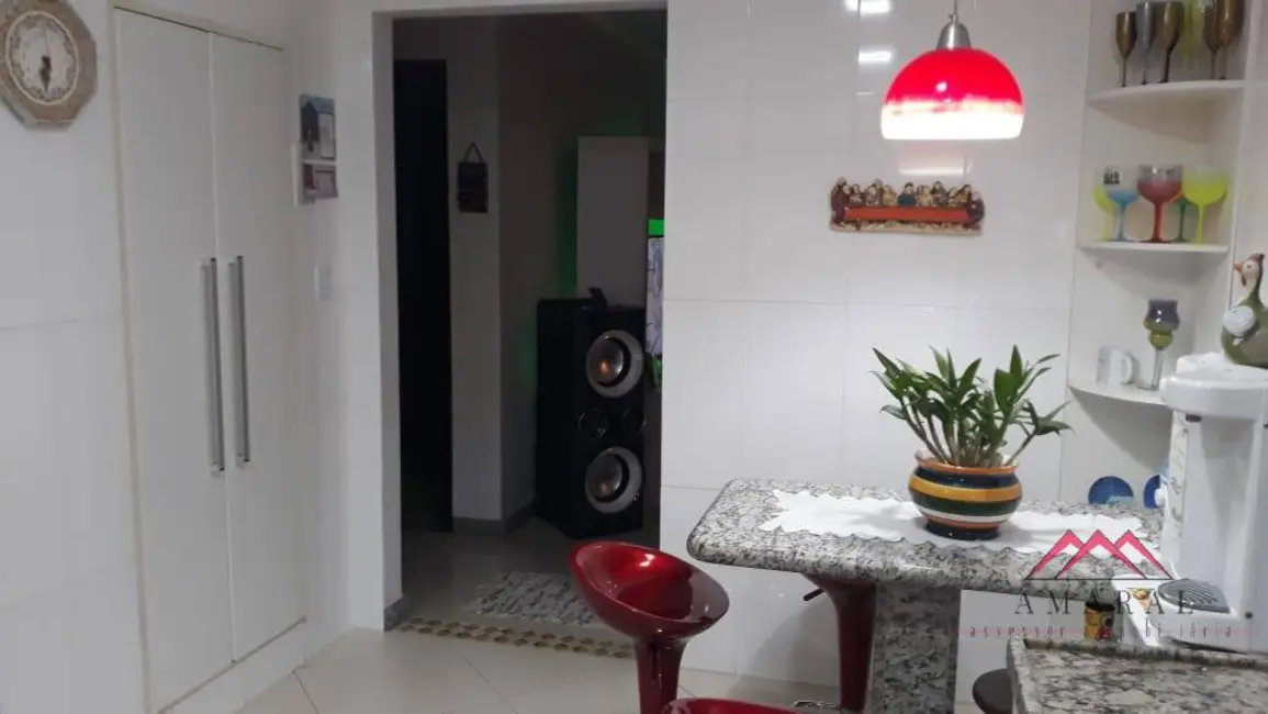 Foto 5 de Casa com 2 quartos para alugar, 240m2 em Centro, Marica - RJ