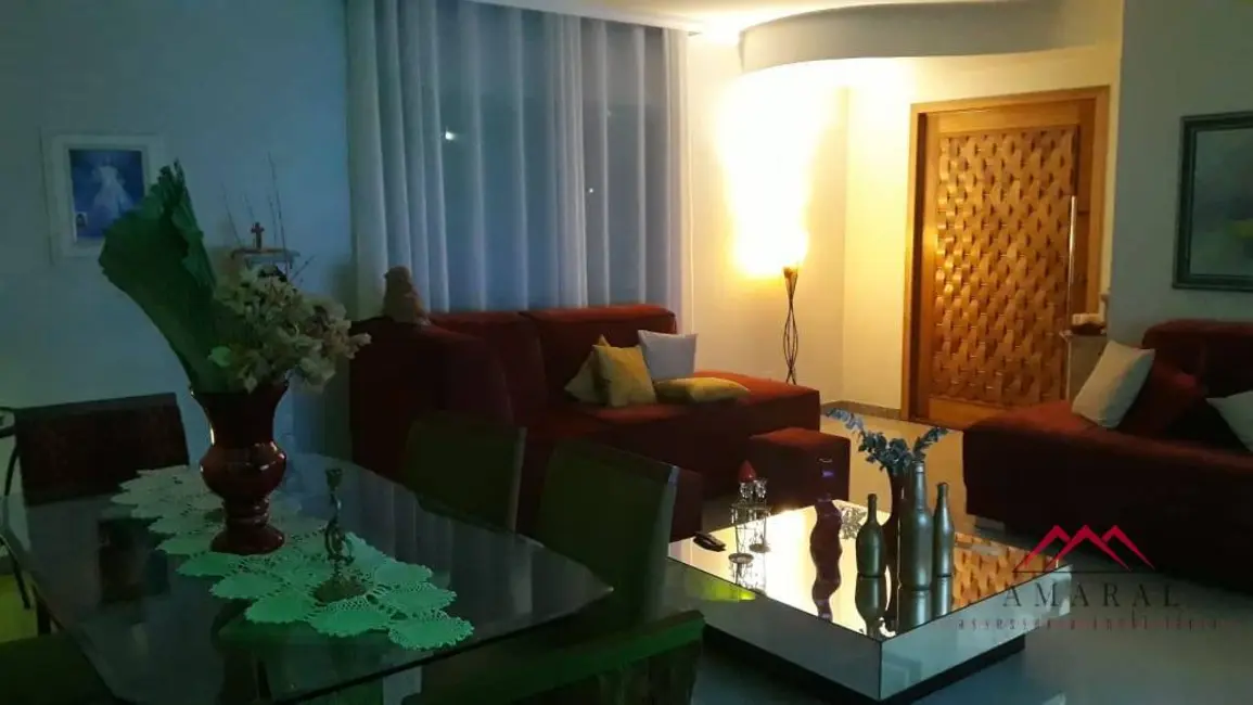 Foto 4 de Casa com 2 quartos para alugar, 240m2 em Centro, Marica - RJ