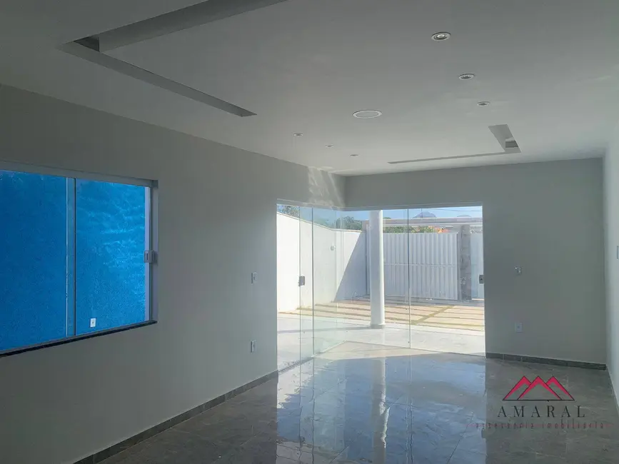Foto 3 de Casa com 3 quartos à venda, 480m2 em Jardim Atlântico Central (Itaipuaçu), Marica - RJ