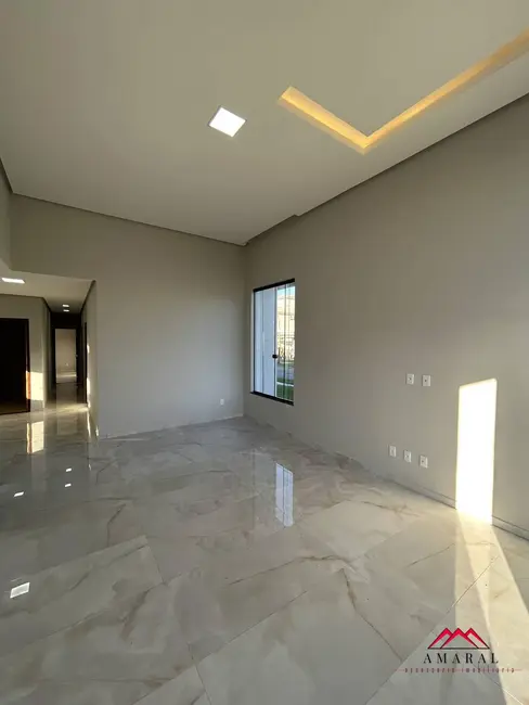 Foto 7 de Casa à venda e para alugar em Cajueiros (Itaipuaçu), Marica - RJ