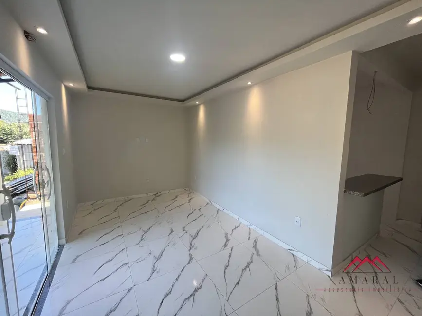 Casa com 3 quartos à venda, 210m2 em Condado de Maricá, Marica - RJ - imagem 4 Foto 4 de Casa com 3 quartos à venda, 210m2 em Condado de Maricá, Marica - RJ