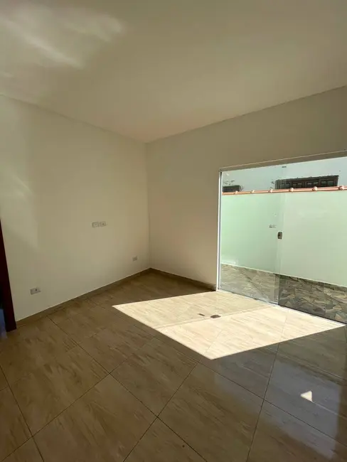 Foto 6 de Casa com 2 quartos à venda, 150m2 em Itanhaem - SP