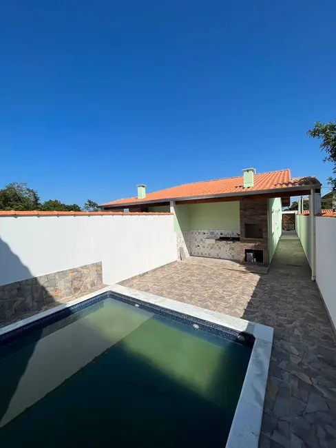 Foto 1 de Casa com 2 quartos à venda, 150m2 em Itanhaem - SP