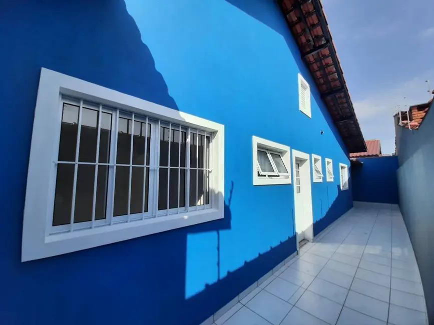 Foto 1 de Casa com 2 quartos à venda, 150m2 em Itanhaem - SP