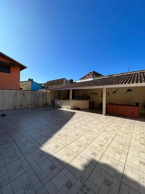 Foto 3 de Casa com 4 quartos à venda, 600m2 em Itanhaem - SP