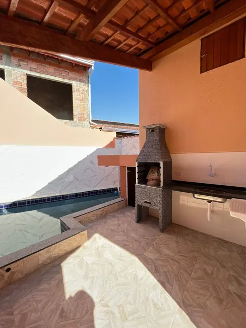 Foto 3 de Casa com 2 quartos à venda, 130m2 em Itanhaem - SP