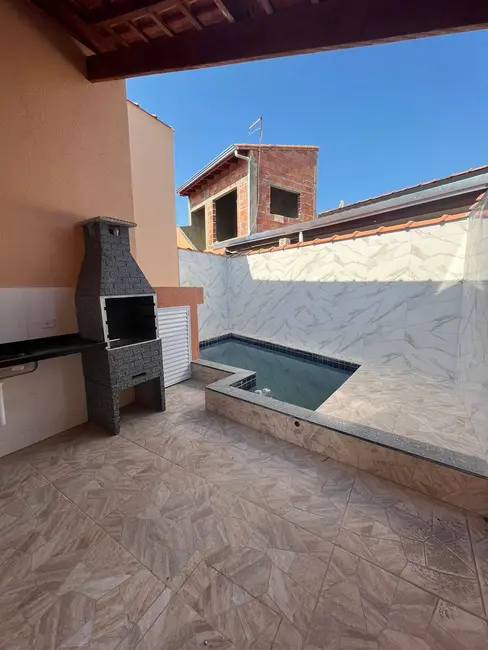 Foto 1 de Casa com 2 quartos à venda, 130m2 em Itanhaem - SP