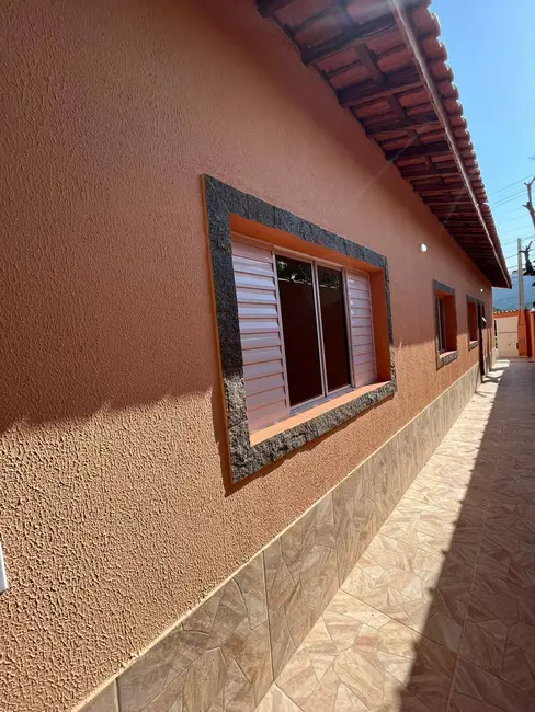 Foto 7 de Casa com 2 quartos à venda, 130m2 em Itanhaem - SP