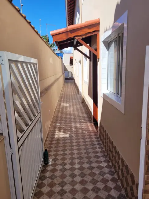 Casa com 2 quartos à venda, 103m2 em Itanhaem - SP - imagem 3 Foto 3 de Casa com 2 quartos à venda, 103m2 em Itanhaem - SP