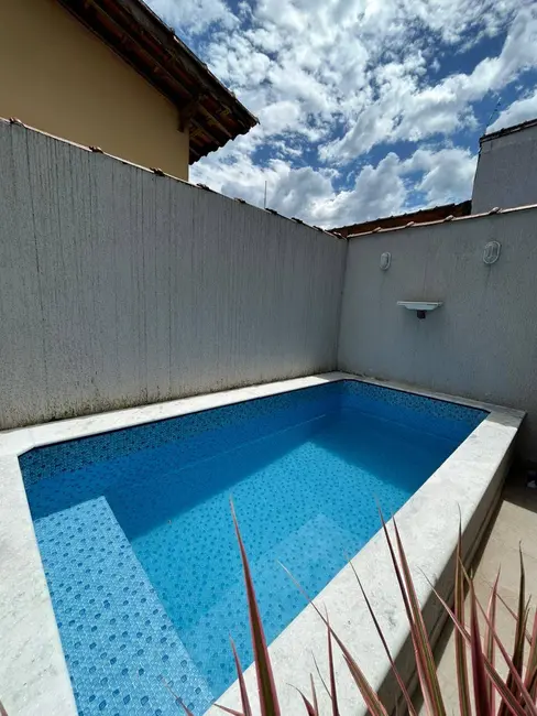 Foto 3 de Casa com 2 quartos à venda, 80m2 em Mongagua - SP