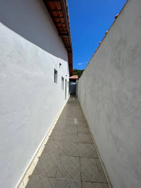 Foto 2 de Casa com 2 quartos à venda, 150m2 em Itanhaem - SP