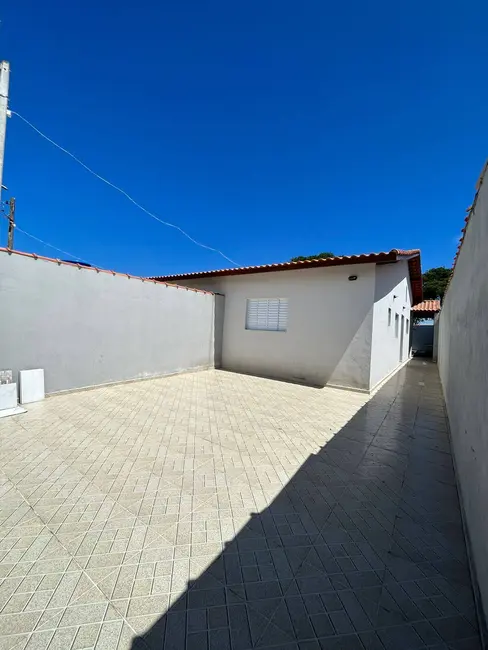Foto 1 de Casa com 2 quartos à venda, 150m2 em Itanhaem - SP