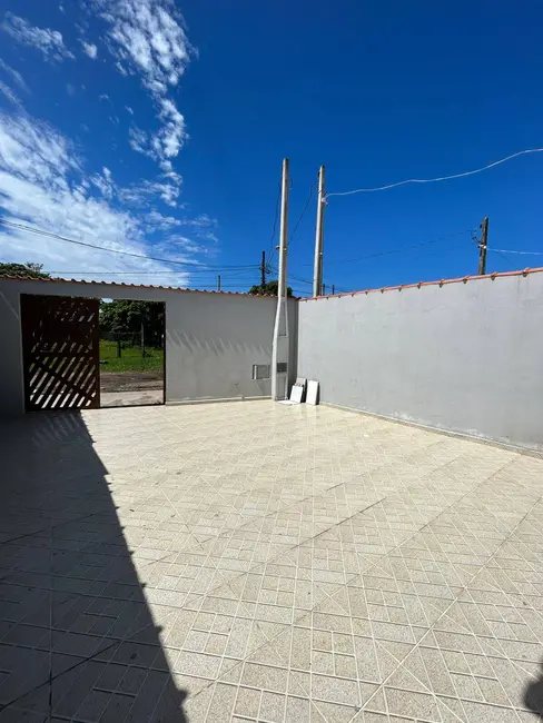 Foto 3 de Casa com 2 quartos à venda, 150m2 em Itanhaem - SP