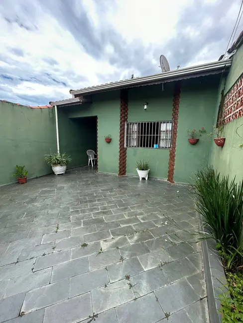 Foto 2 de Casa com 2 quartos à venda, 130m2 em Itanhaem - SP
