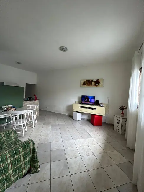 Foto 3 de Casa com 2 quartos à venda, 130m2 em Itanhaem - SP