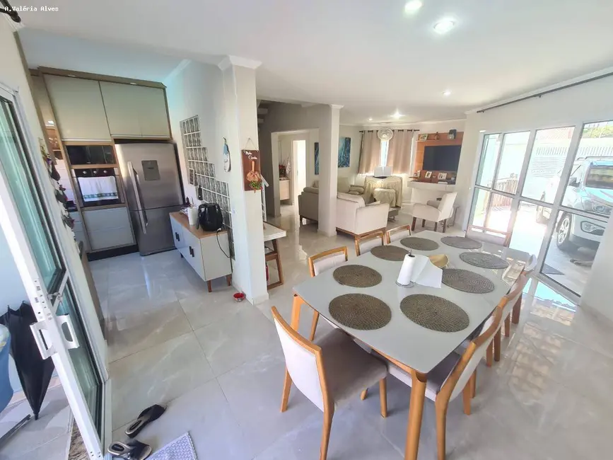 Foto 9 de Casa com 3 quartos à venda, 380m2 em Itanhaem - SP