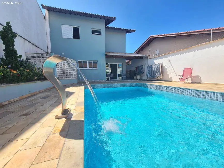 Foto 5 de Casa com 3 quartos à venda, 380m2 em Itanhaem - SP