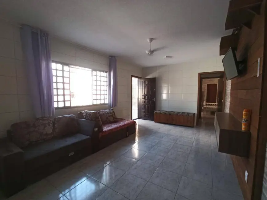 Foto 9 de Casa com 3 quartos à venda, 322m2 em Mongagua - SP