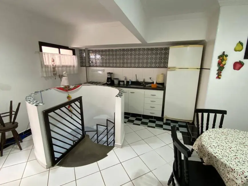 Foto 6 de Casa com 2 quartos à venda, 80m2 em Centro, Mongagua - SP