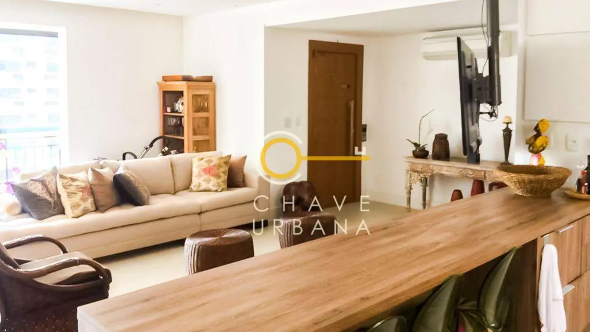 Apartamento com 3 quartos à venda, 179m2 em Gonzaga, Santos - SP - imagem 6 Foto 6 de Apartamento com 3 quartos à venda, 179m2 em Gonzaga, Santos - SP