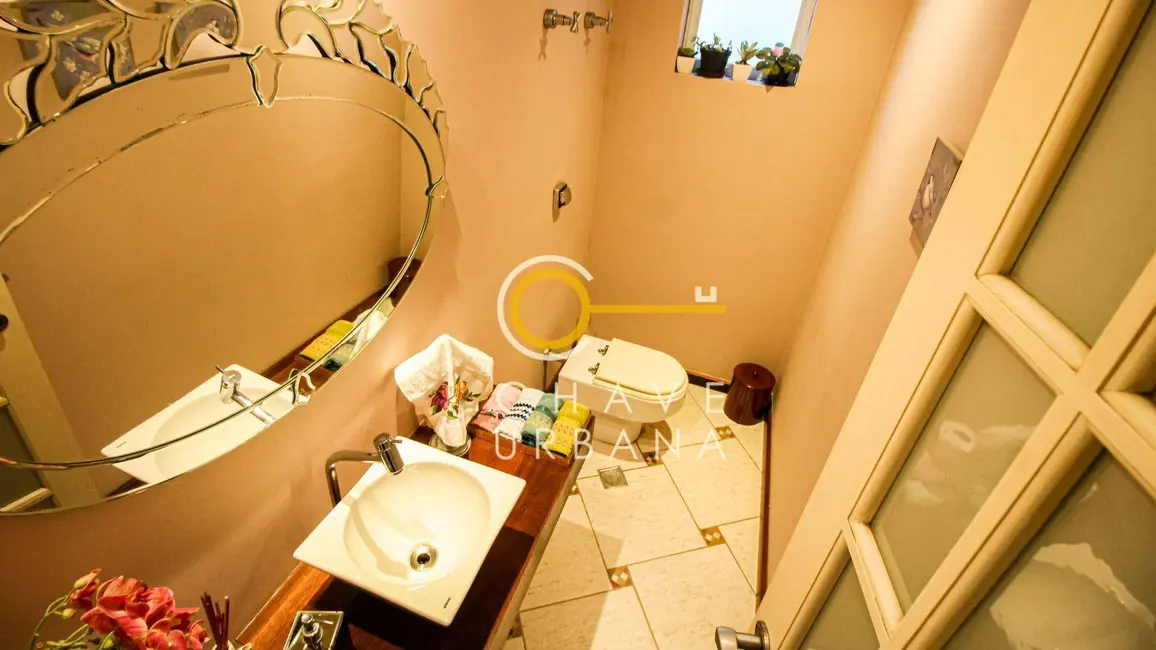 Casa com 3 quartos à venda, 350m2 em Vila Belmiro, Santos - SP - imagem 5 Foto 5 de Casa com 3 quartos à venda, 350m2 em Vila Belmiro, Santos - SP