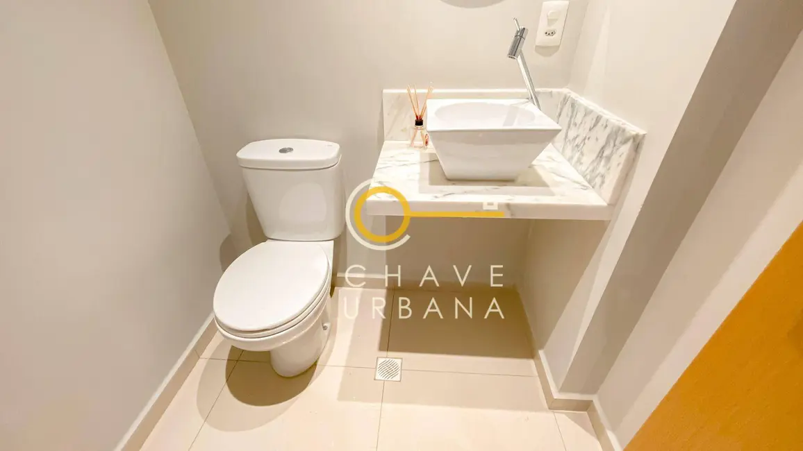 Apartamento com 4 quartos para alugar, 240m2 em Boqueirão, Santos - SP - imagem 7 Foto 7 de Apartamento com 4 quartos para alugar, 240m2 em Boqueirão, Santos - SP